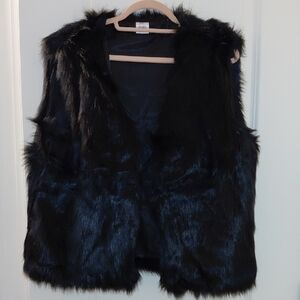 Elegant Black Faux Fur Vest